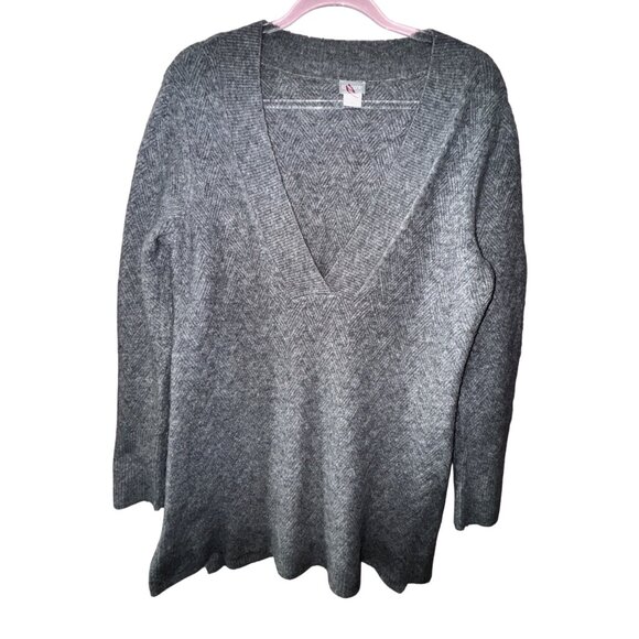 Chico's Gray Herringbone Knit Sweater Size 2 Med. Cozy Comfy Preppy Classic Y2K - Picture 1 of 7